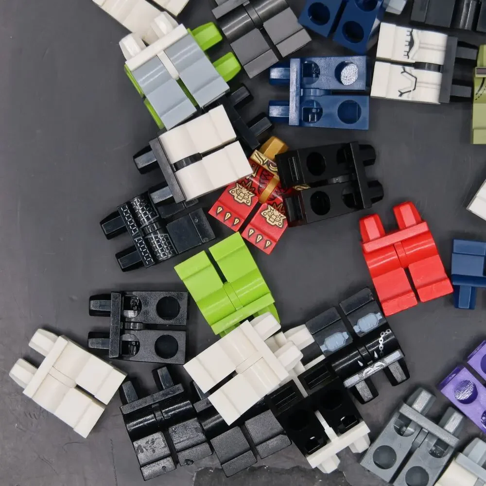 Lego Minifigure Leg Assembly Assorted Lot Of 40 Minifigs For Parts / Repair